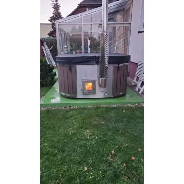München - ACRYL Badefass Whirlpool Jacuzzi Hot Tub mit einem integrierten Ofen mit Zubehör FREI GELIEFERT