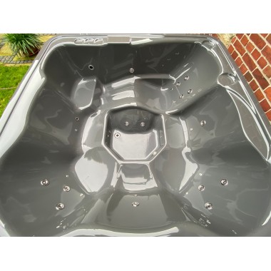 MONACO IN - ACRYL Badefass Whirlpool Hot Tub komplettes Angebot FREI GELIEFERT