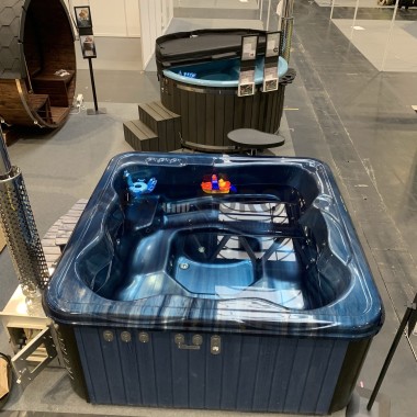 MONACO OUT - Hot tub with external stove