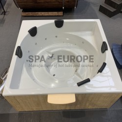 EYE – Tinozza quadrata con stufa esterna