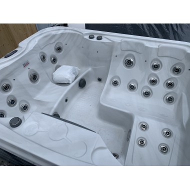 Hot tub Aurora SB355L